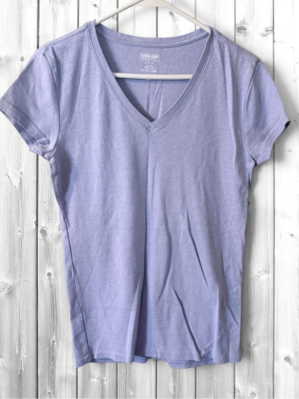 🌼Kirkland Signature Women's Lavender V-Neck Tee